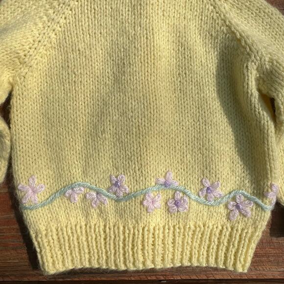 Vintage Hand Knit Baby Sweater 12M Hood Yellow Pink Flowers Cottagecore Cardigan - Picture 13 of 16